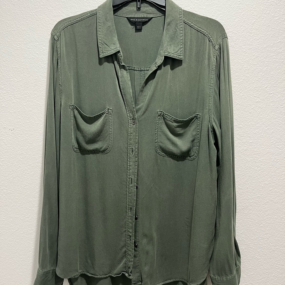 Rock & Republic Olive Button-Up Blouse